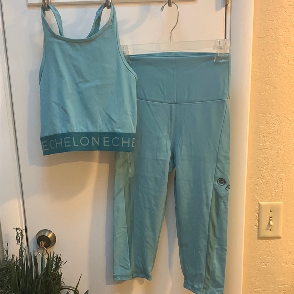 Signature Aqua Legging & Crop Sports Set